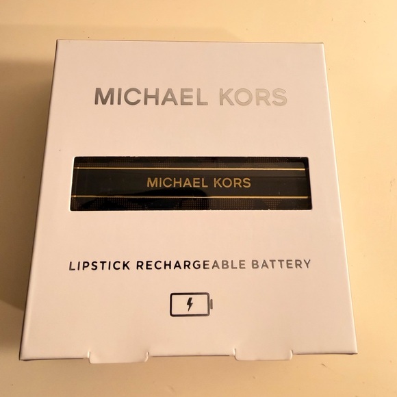 NIB Lipstick Shaped Charger - Picture 3 of 8